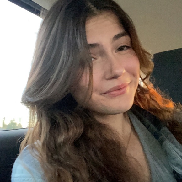 Meet your Posher, Mia - Picture 1 of 1